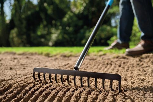 Cellfast IDEAL PRO™ Fém Gereblye - Keményített Boronacél Fejjel, Alumínium Nyéllel, 370 mm Munkaszélességgel, 14 Foggal, 1550 mm Hosszúsággal, 0,9 kg Súlyú