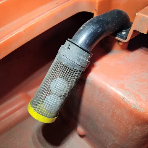 Piszkosvíz Tartály Szűrő (Szívómotor Védő) – Hako Scrubmaster B30, B45 (Gyári bontott / 01177510)