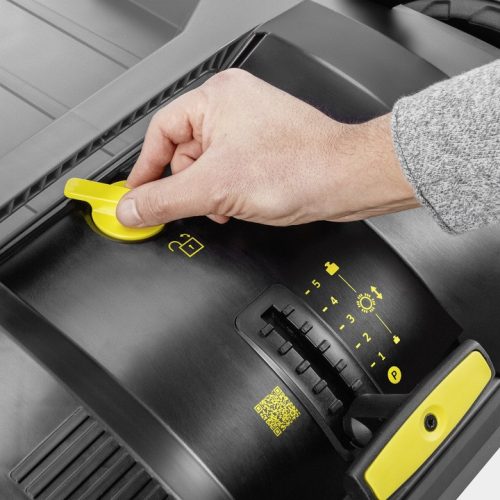 Professzionális kézi seprőgép 1 oldalkefével, szemétszedővel Karcher KM 70/20 C ADV (1.517-130.0) - 2025-ös új modell!